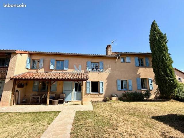 Propriété 8 pièces 230 m²