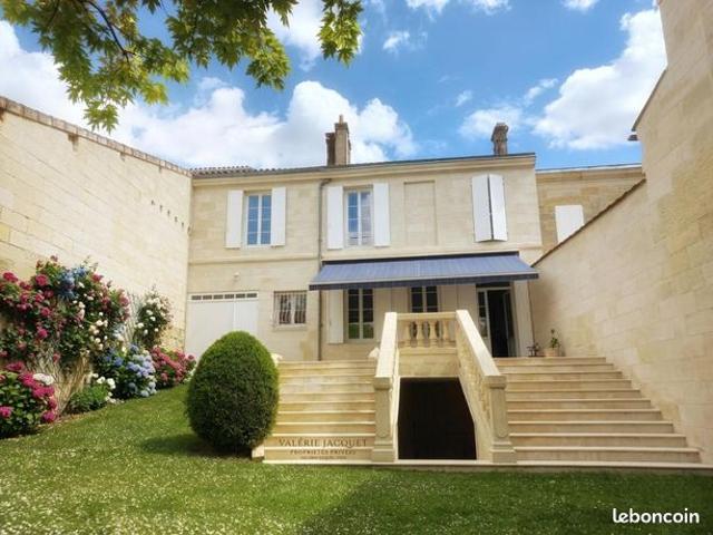 Propriété 8 pièces 230 m²