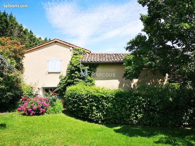 Propriété 8 pièces 230 m²