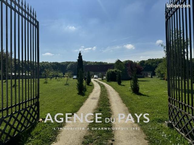 Propriété 8 pièces 230 m²