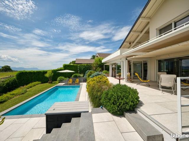 Propriété 8 pièces 230 m²