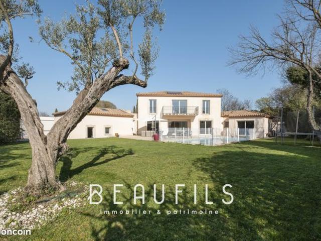 Propriété 8 pièces 231 m²