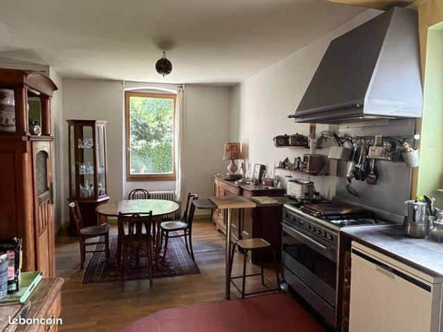 Propriété 8 pièces 232 m²