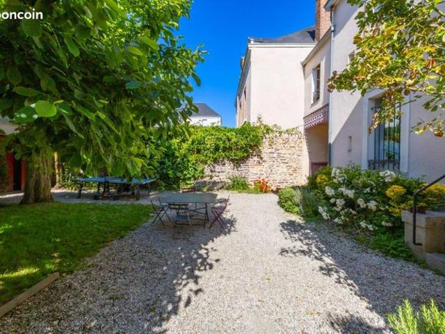 Propriété 8 pièces 244 m²