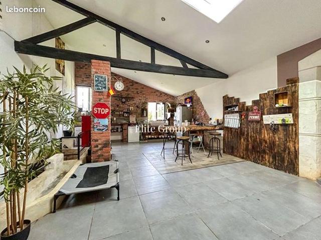 Propriété 8 pièces 244 m²