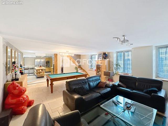 Propriété 8 pièces 244 m²