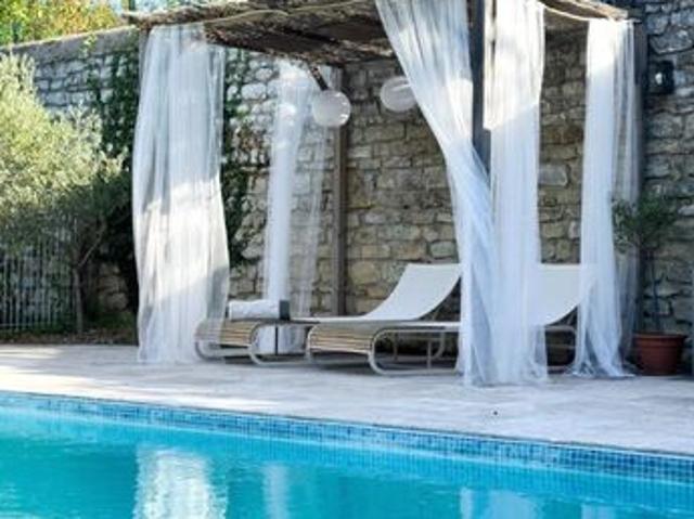 Propriété 8 pièces 245 m²