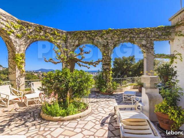 Propriété 8 pièces 245 m²