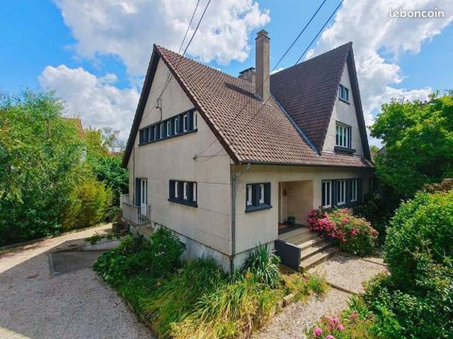 Propriété 8 pièces 245 m²
