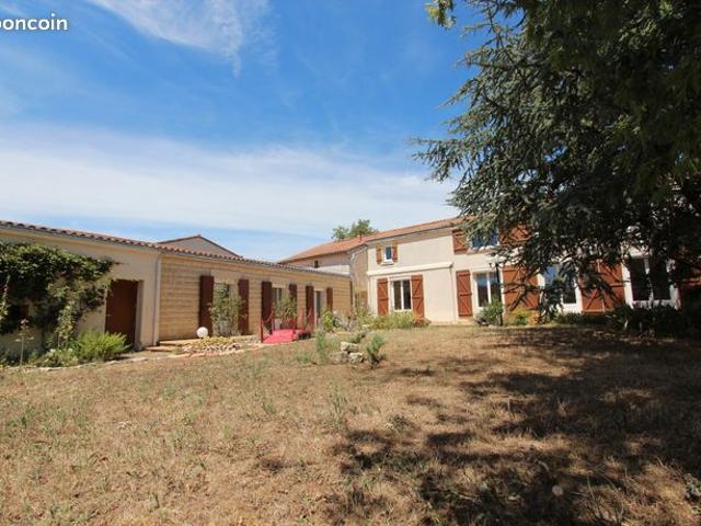 Propriété 8 pièces 246 m²