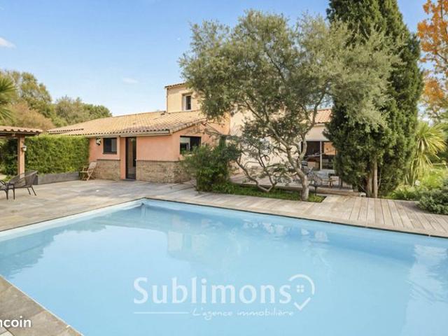 Propriété 8 pièces 246 m²