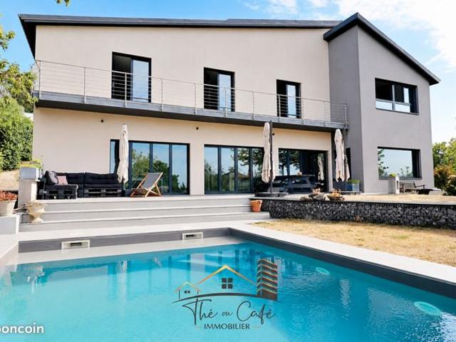 Propriété 8 pièces 246 m²