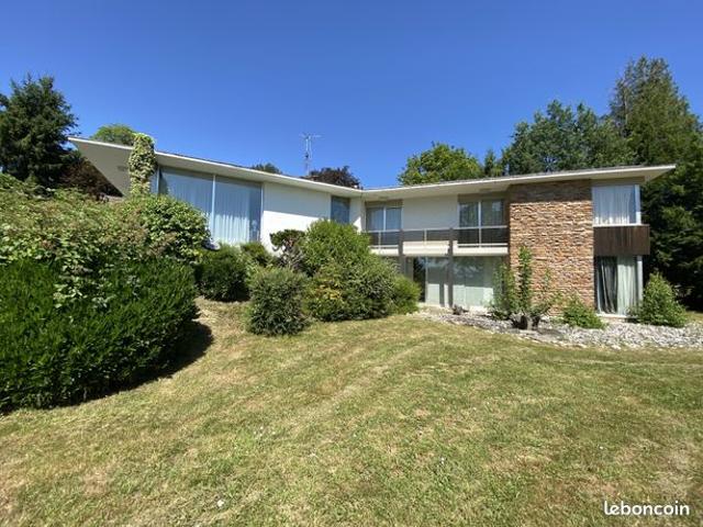 Propriété 8 pièces 247 m²