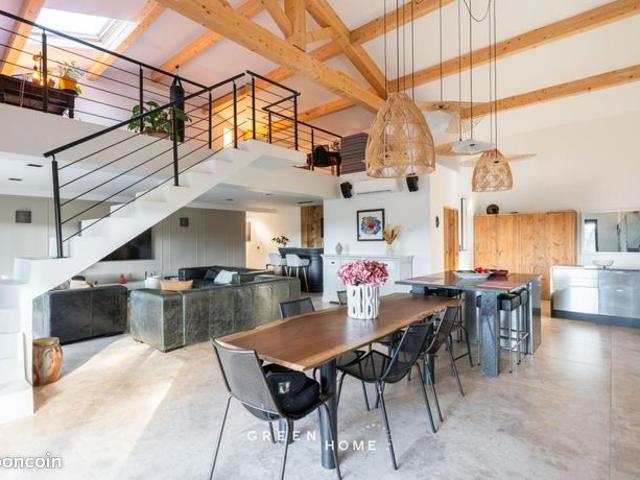 Propriété 8 pièces 247 m²