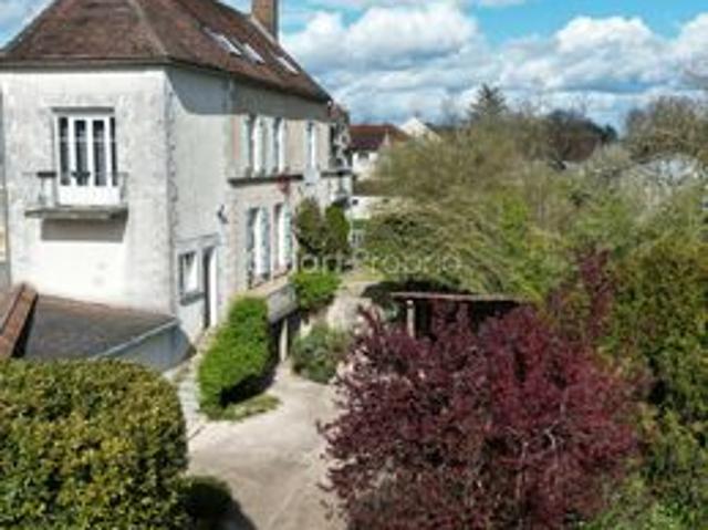 Propriété 8 pièces 248 m²