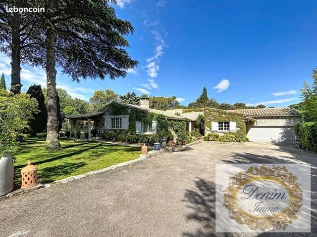 Propriété 8 pièces 248 m²