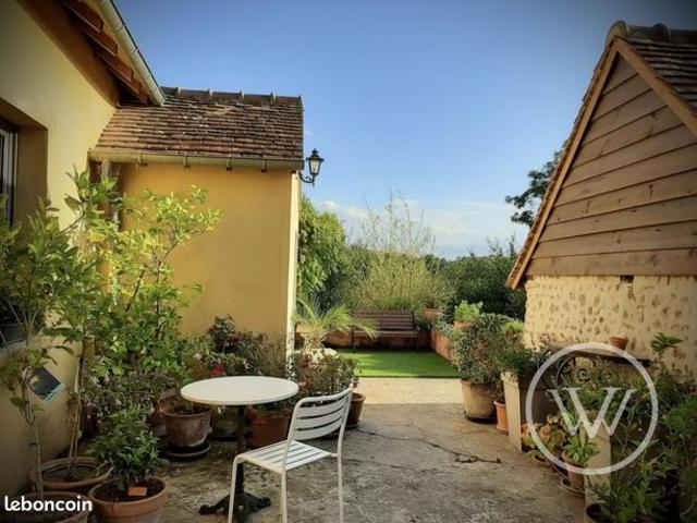 Propriété 8 pièces 240 m²