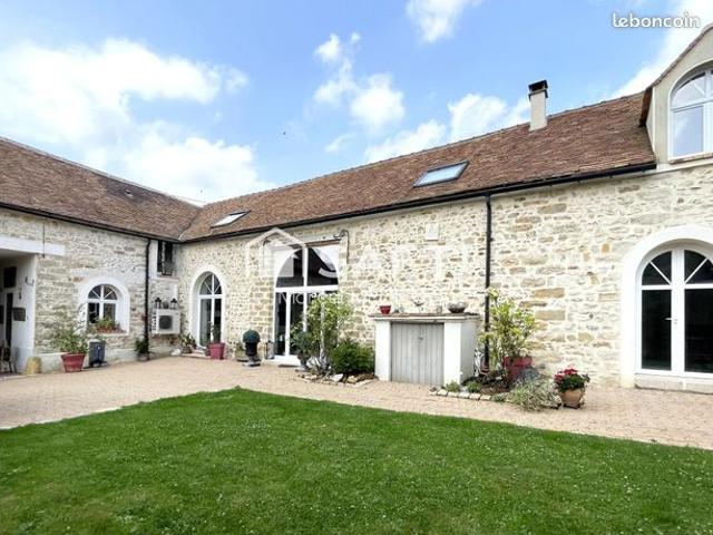 Propriété 8 pièces 240 m²