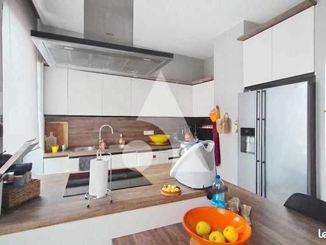 Propriété 8 pièces 240 m²