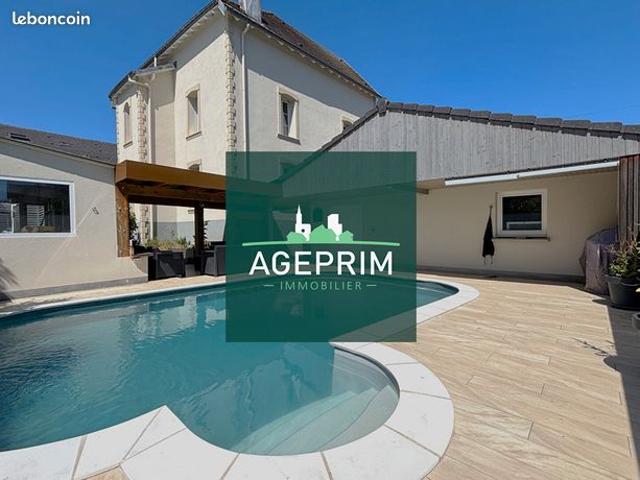 Propriété 8 pièces 240 m²