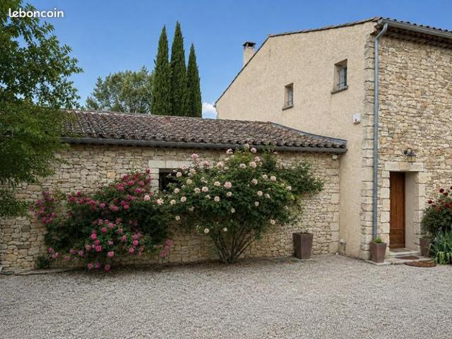 Propriété 8 pièces 240 m²