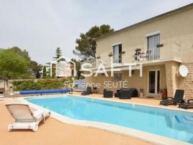 Propriété 8 pièces 240 m²