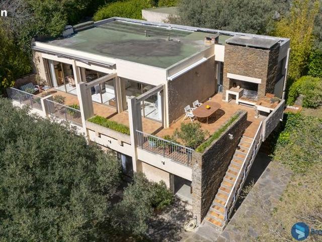 Propriété 8 pièces 240 m²