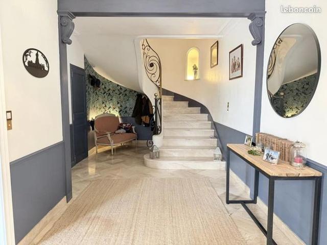 Propriété 8 pièces 240 m²
