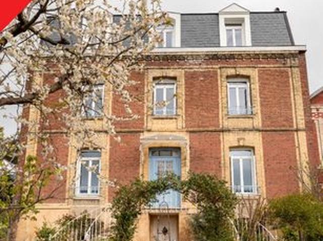 Propriété 8 pièces 240 m²