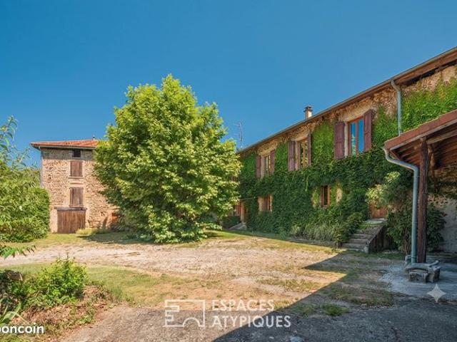 Propriété 8 pièces 241 m²