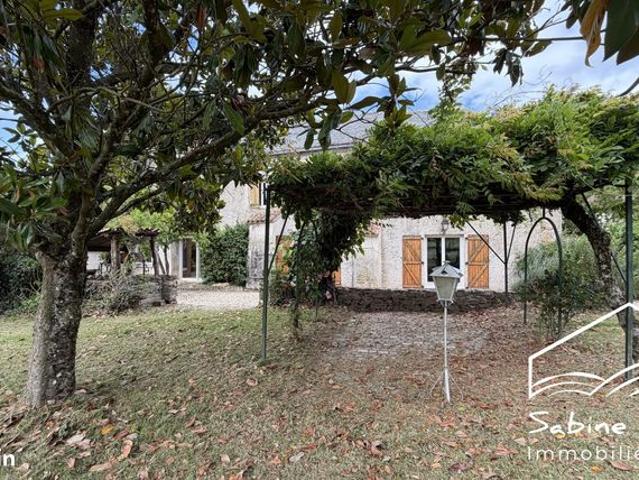 Propriété 8 pièces 242 m²