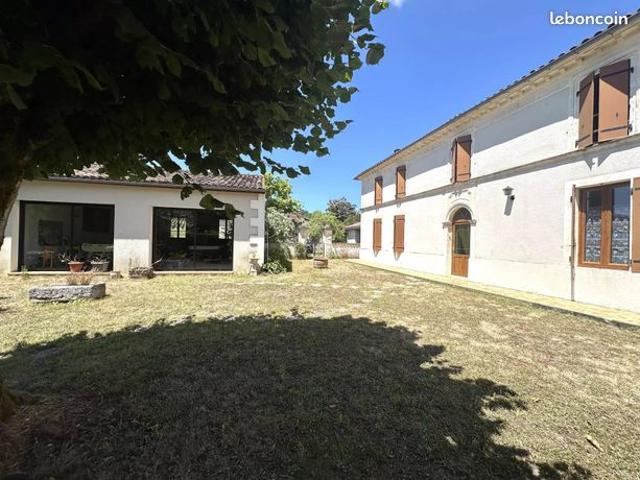 Propriété 8 pièces 242 m²