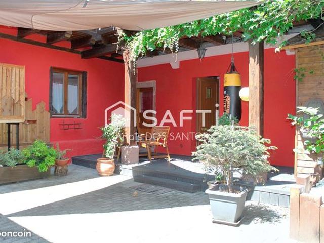 Propriété 8 pièces 242 m²