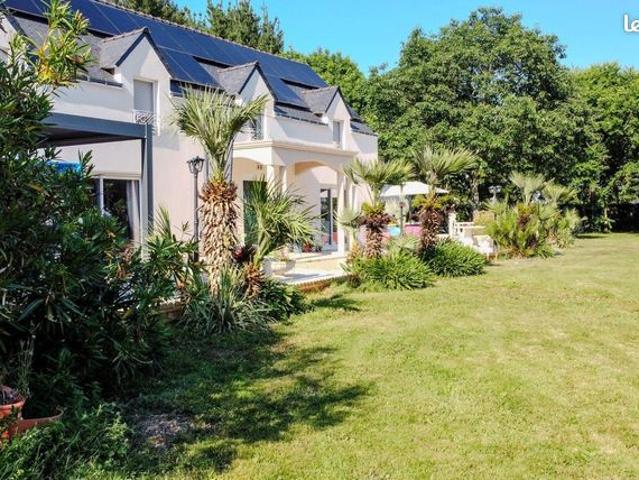 Propriété 8 pièces 242 m²