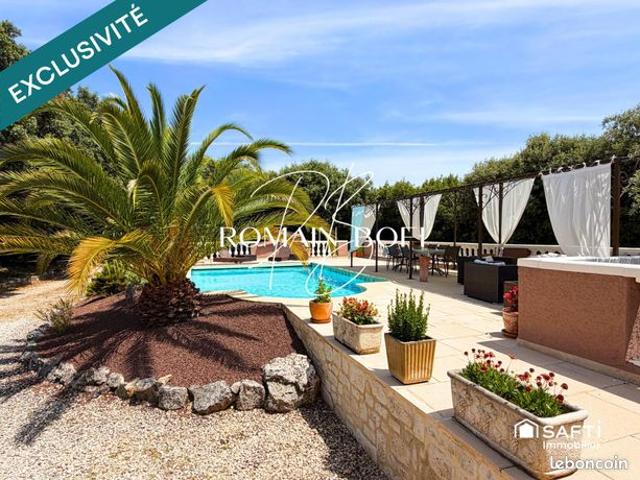 Propriété 8 pièces 242 m²