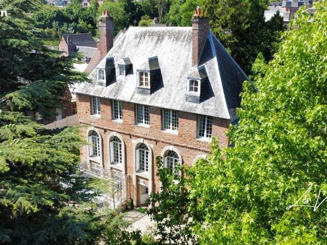 Propriété 8 pièces 243 m²