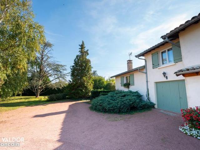 Propriété 8 pièces 243 m²