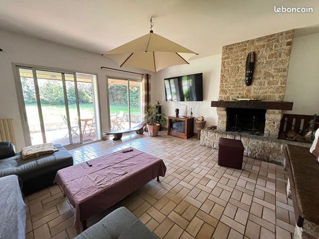Propriété 8 pièces 243 m²