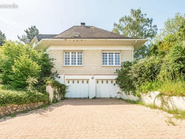 Propriété 8 pièces 243 m²