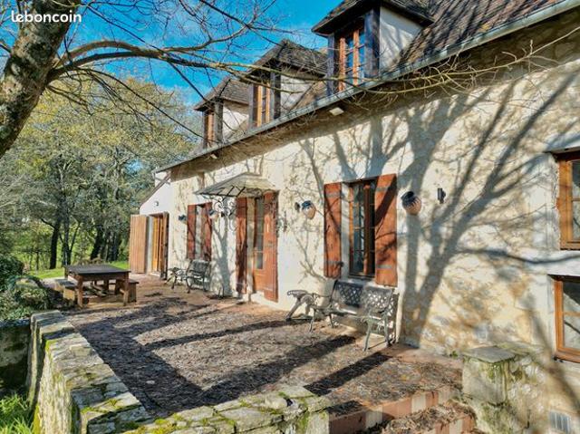 Propriété 8 pièces 243 m²