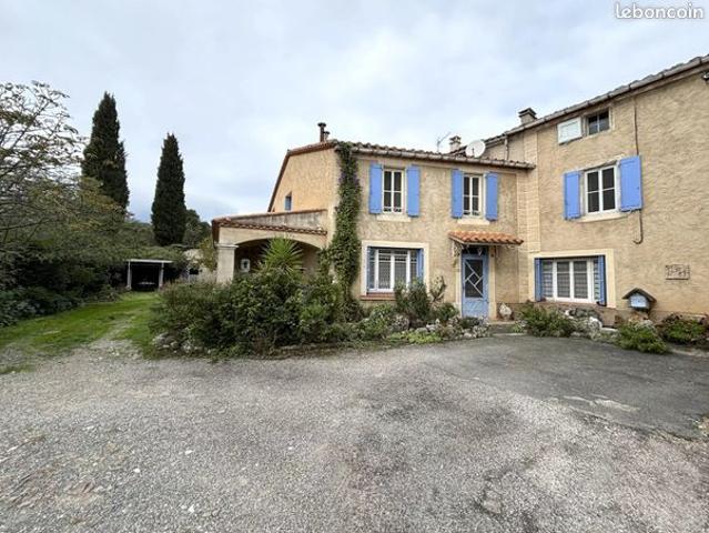 Propriété 8 pièces 243 m²