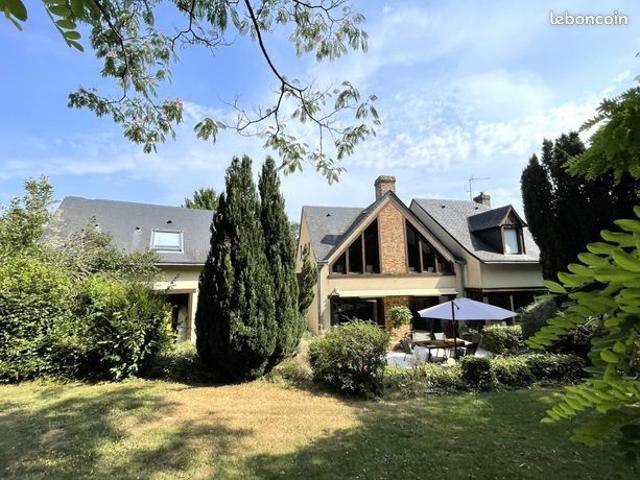 Propriété 8 pièces 254 m²