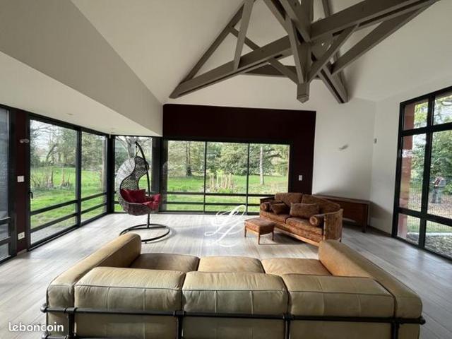 Propriété 8 pièces 254 m²