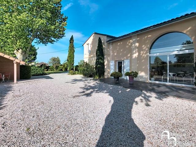 Propriété 8 pièces 254 m²