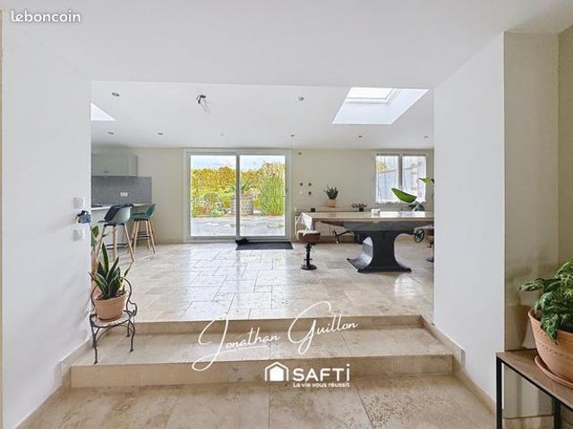 Propriété 8 pièces 255 m²