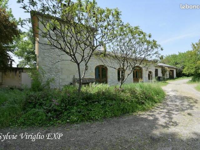Propriété 8 pièces 255 m²