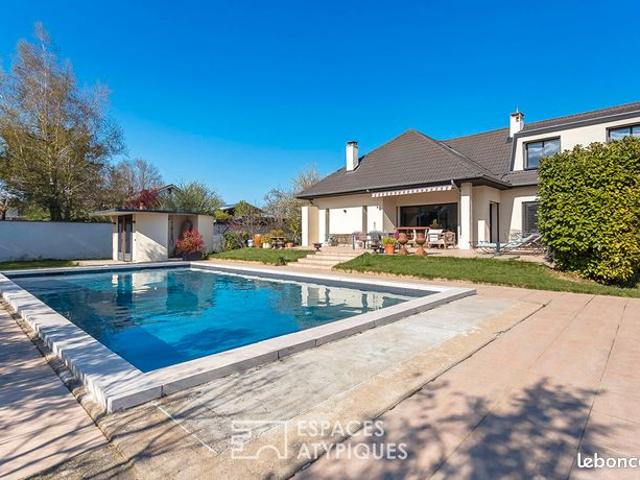 Propriété 8 pièces 255 m²