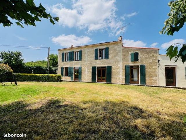 Propriété 8 pièces 255 m²