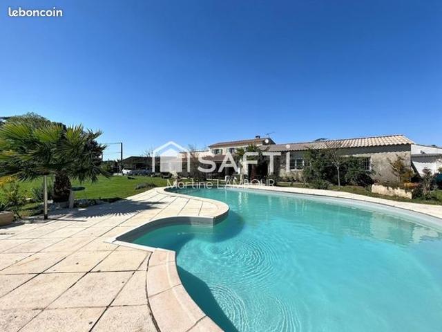 Propriété 8 pièces 255 m²