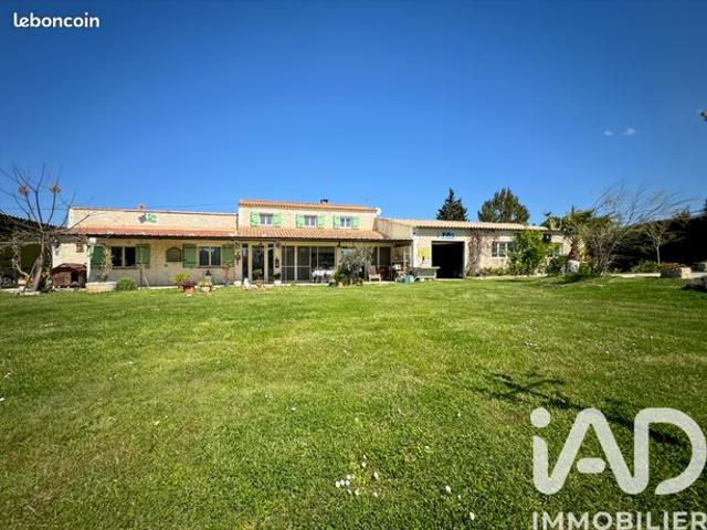 Propriété 8 pièces 256 m²